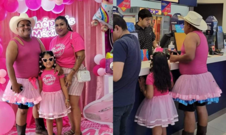 Un padre en Nuevo Laredo se viste de rosa y lleva a su hija al cine a ver "Barbie"