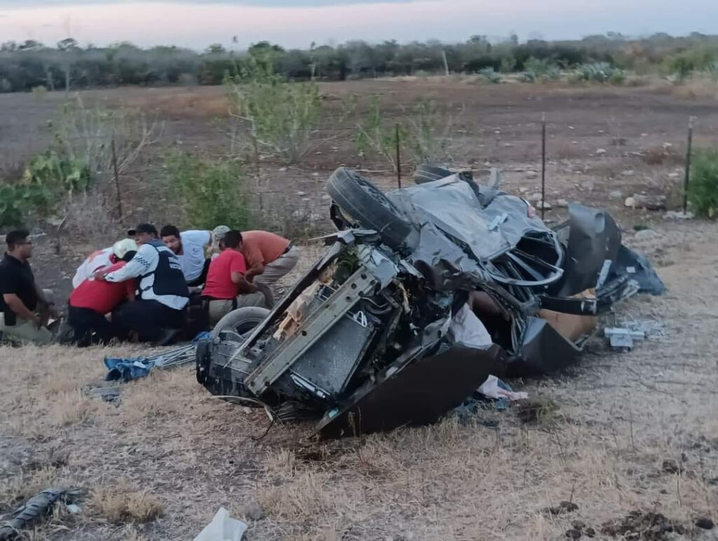 Volcadura en la Carretera Interejidal de Victoria deja tres mujeres muertas