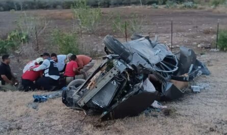 Volcadura en la Carretera Interejidal de Victoria deja tres mujeres muertas