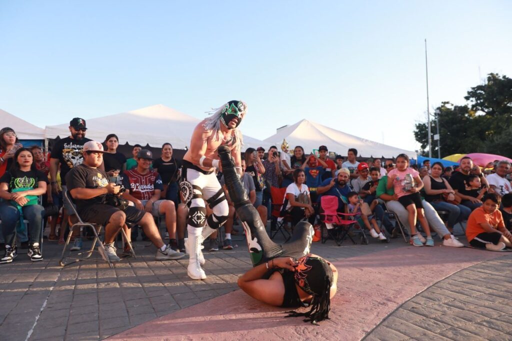 Viven jóvenes neolaredenses fin de semana con actividades sanas y familiares