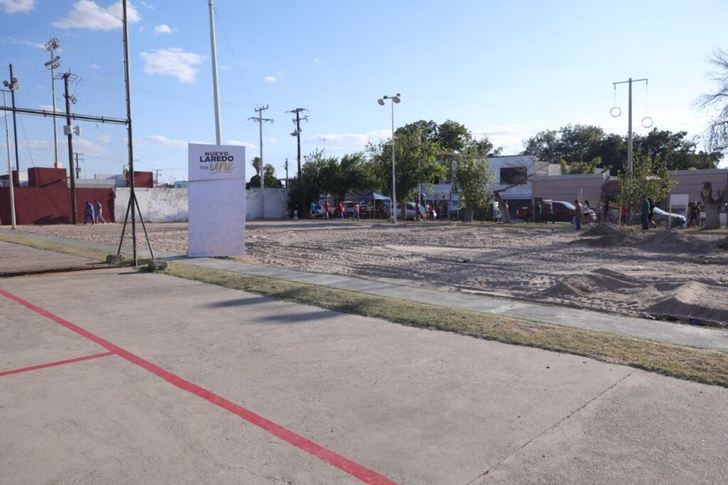 Inicia Gobierno de Nuevo Laredo renovación de canchas en Unidad Deportiva “Benito Juárez”