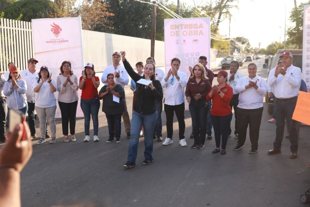 Entrega Carmen Lilia Canturosas obra de colector pluvial “5 de Febrero”