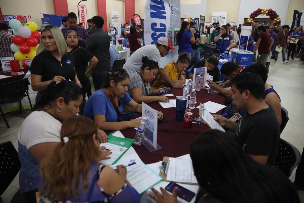 Responde ciudadanía a segunda Feria del Empleo 2023 del Gobierno de Nuevo Laredo