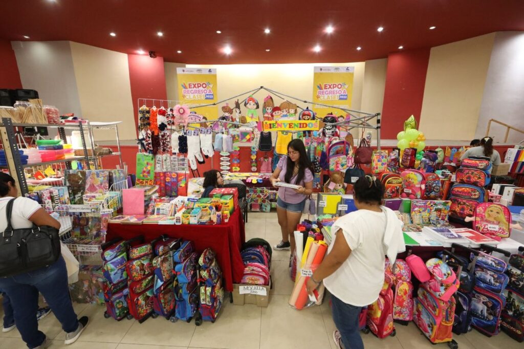 Destacan comerciantes neolaredenses buena respuesta en “Expo Regreso a Clases”