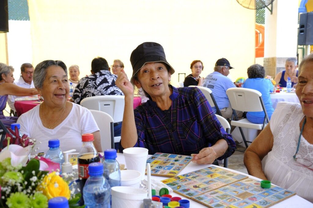 Ofrece DIF Nuevo Laredo festejo a los adultos mayores en su día