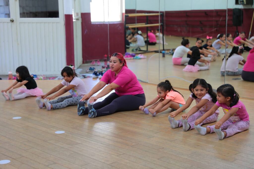 Culminan más de 600 niños y jóvenes neolaredenses Talleres Culturales de Verano