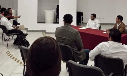 Jóvenes lideres de Nuevo Laredo se reúnen para fortalecer participación democrática