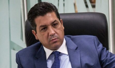 Tribunal revoca sentencia de amparo a Cabeza de Vaca contra orden de captura