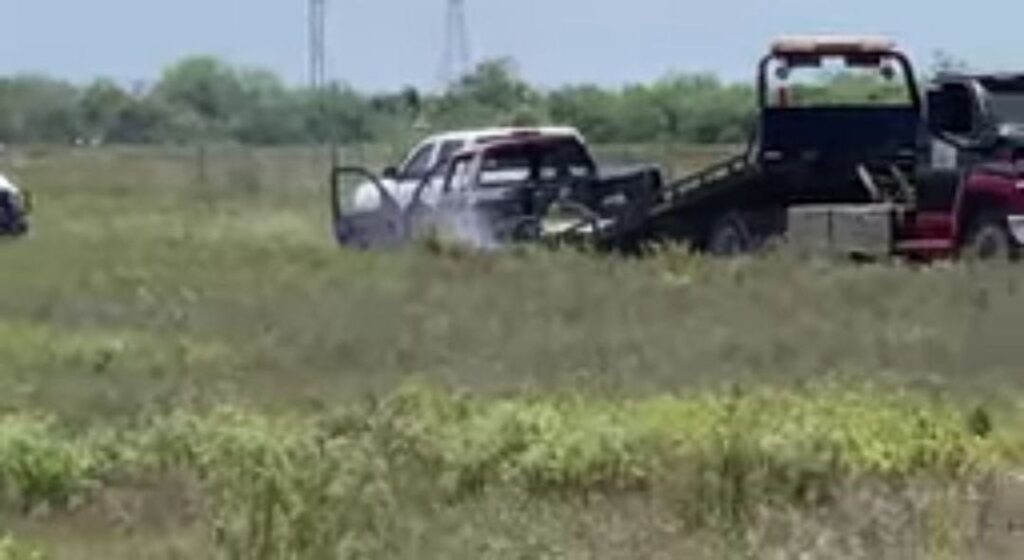 Hallan cuerpo calcinado dentro de camioneta en Matamoros