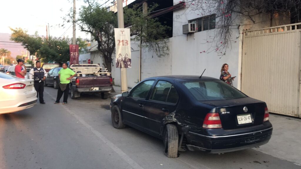 Conductora ebria protagoniza doble choque y caos vial en Ciudad Victoria