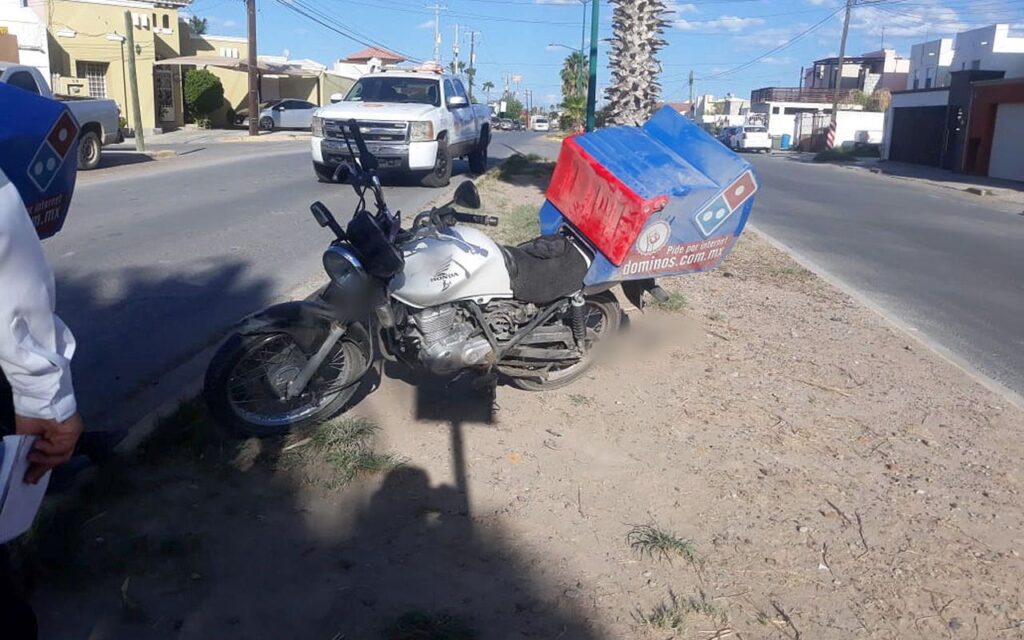 Joven repartidor resulta herido tras derrapar en Nuevo Laredo