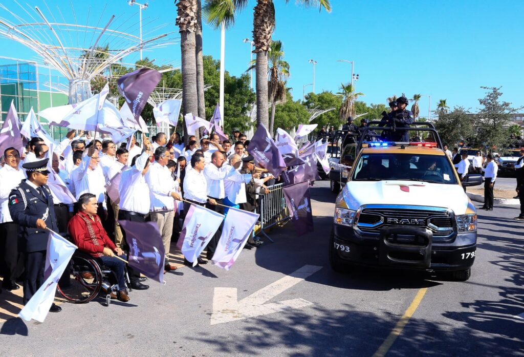 Entrega Gobernador de Tamaulipas cien patrullas más a la Guardia Estatal