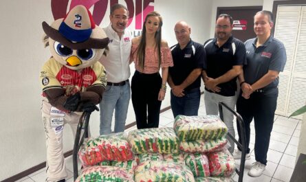 Donan Tecolotes 2 toneladas de arroz al DIF Nuevo Laredo y las distribuyen en brigada de donación