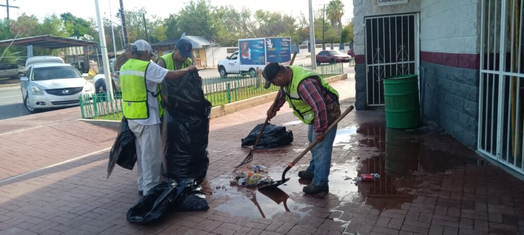 Brinda Gobierno de Nuevo Laredo atención inmediata a limpieza de calles y espacios públicos tras tormenta