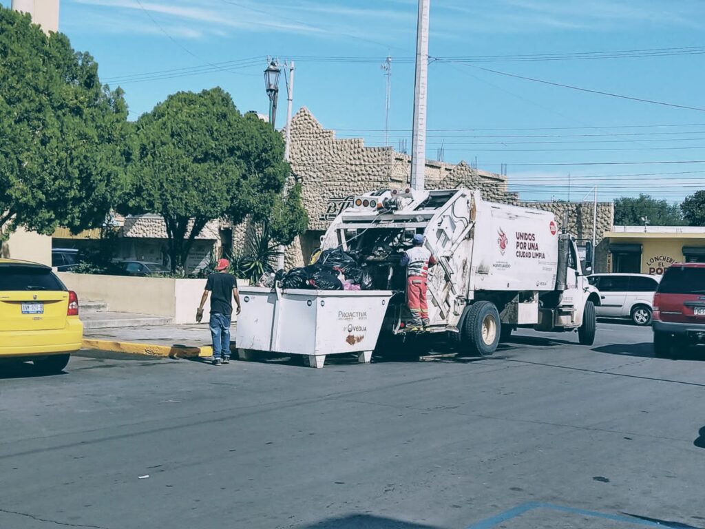 Brinda Gobierno de Nuevo Laredo atención inmediata a limpieza de calles y espacios públicos tras tormenta