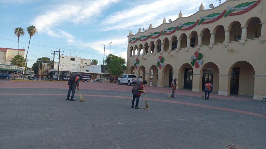 Brinda Gobierno de Nuevo Laredo atención inmediata a limpieza de calles y espacios públicos tras tormenta