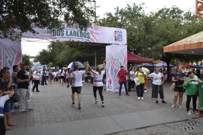 Celebran Laredos Día de la Independencia con Carrera Binacional