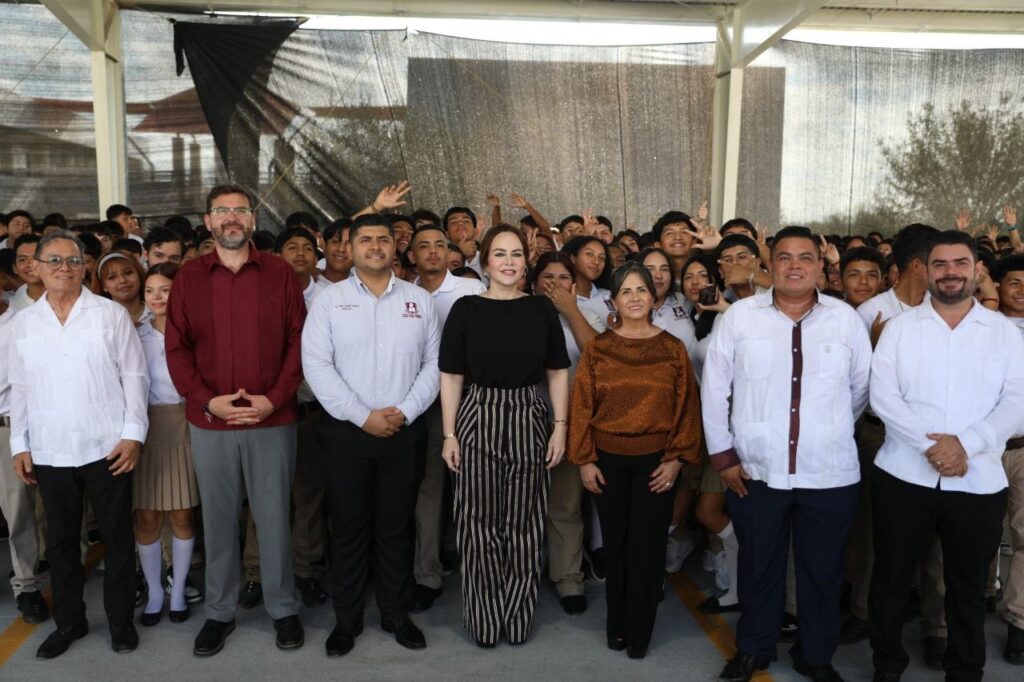 Transforma Gobierno de Nuevo Laredo infraestructura educativa de la Preparatoria Elena Poniatowska