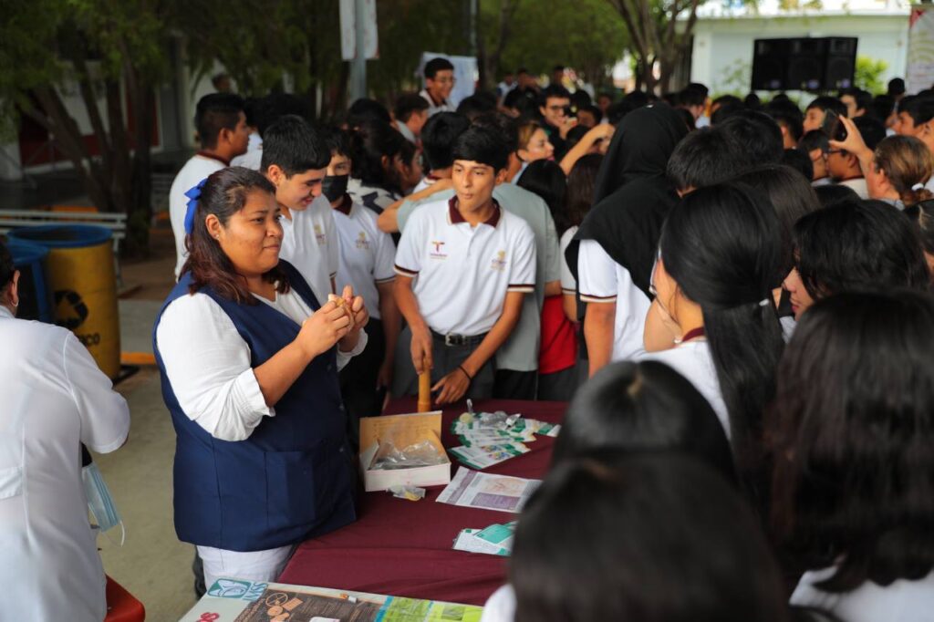 Llegan beneficios de Brigada Joven a estudiantes de COBATs