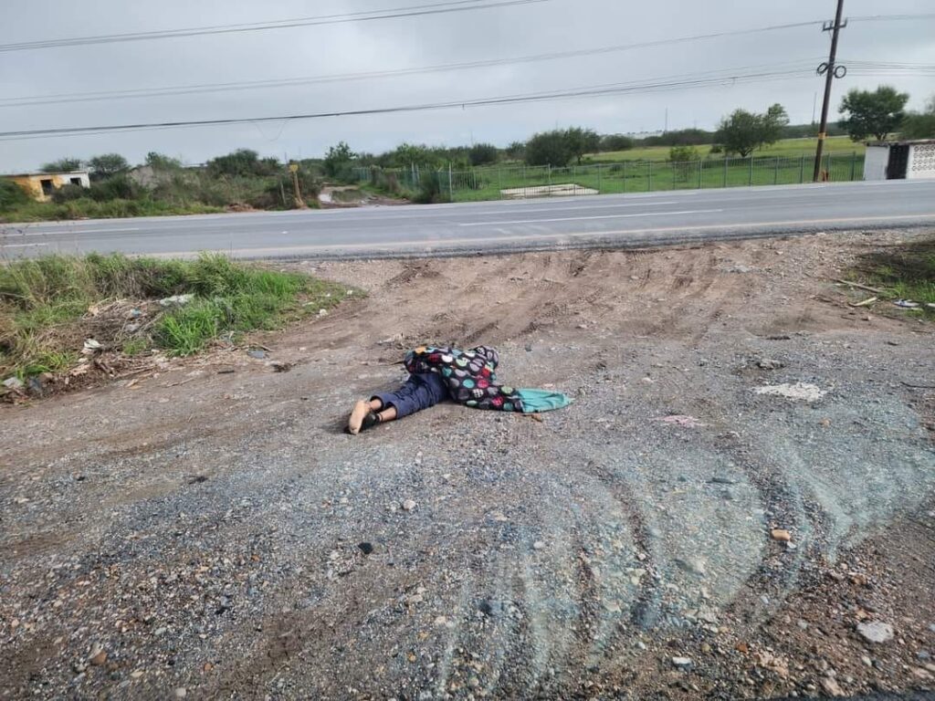 Hallan cadáver maniatado a orillas de la carretera Reynosa-Río Bravo