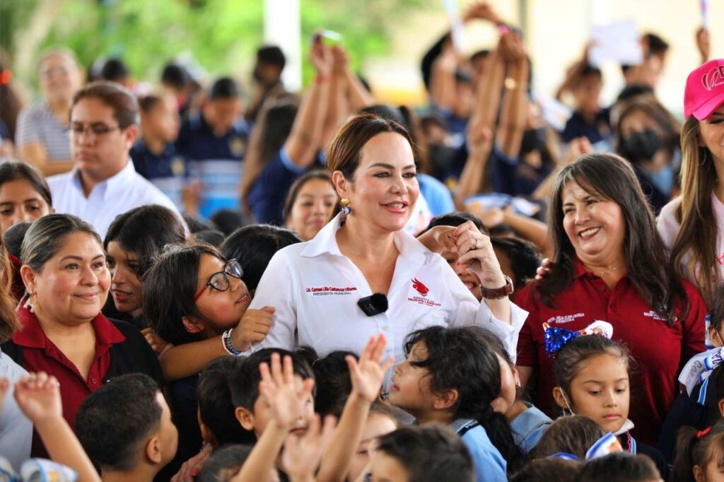 Entrega alcaldesa Carmen Lilia Canturosas obras de transformación