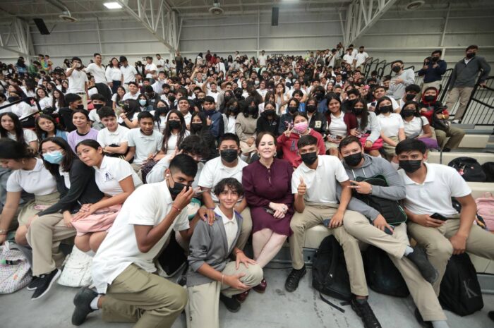 Anuncia alcaldesa Carmen Lilia Canturosas foro “Renueva tu Mente” con presentación de Farid Dieck