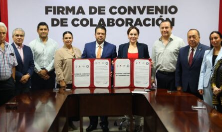 Firman Gobierno de Nuevo Laredo y Colegio de Notarios convenio de colaboración; apoyarán a personal de protección civil y trabajadores municipales