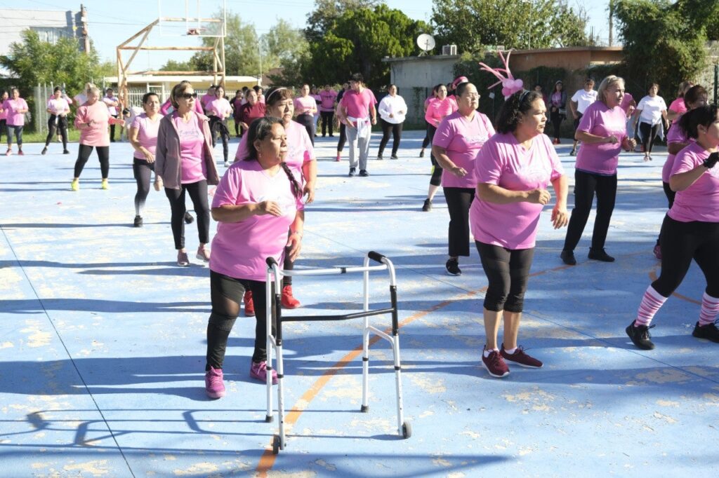 Conmemora DIF Nuevo Laredo Día Mundial de la Lucha contra el Cáncer de Mama con zumbatón