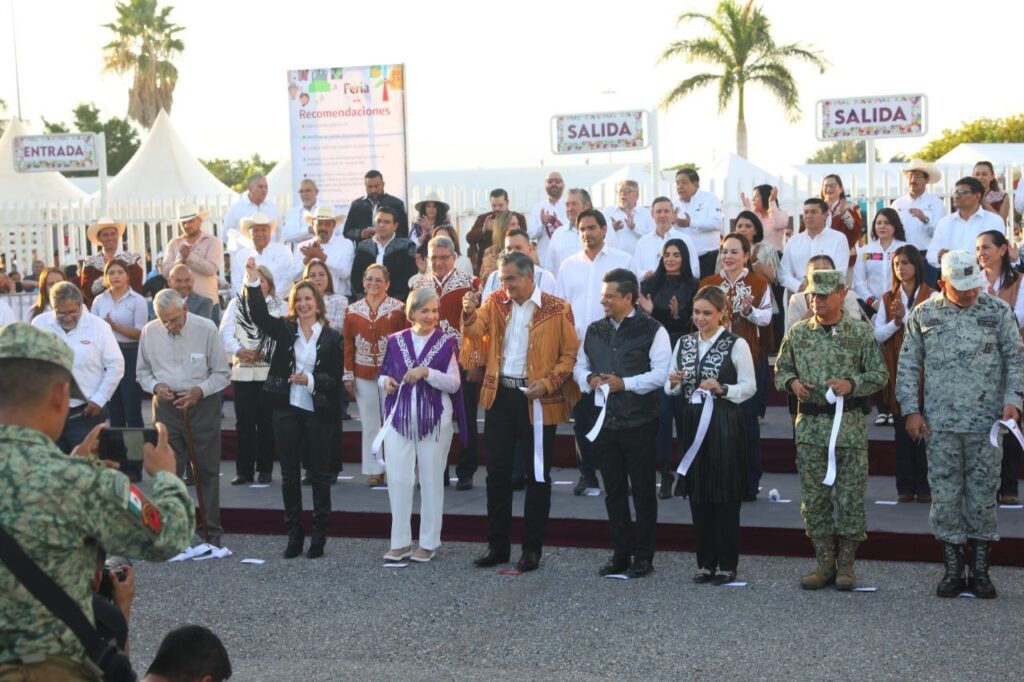 Disfrutan gobernador y alcaldesa pabellón de Nuevo Laredo en inauguración de Feria Tamaulipas 2023