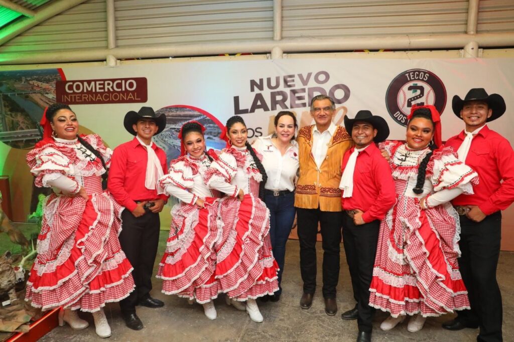 Disfrutan gobernador y alcaldesa pabellón de Nuevo Laredo en inauguración de Feria Tamaulipas 2023