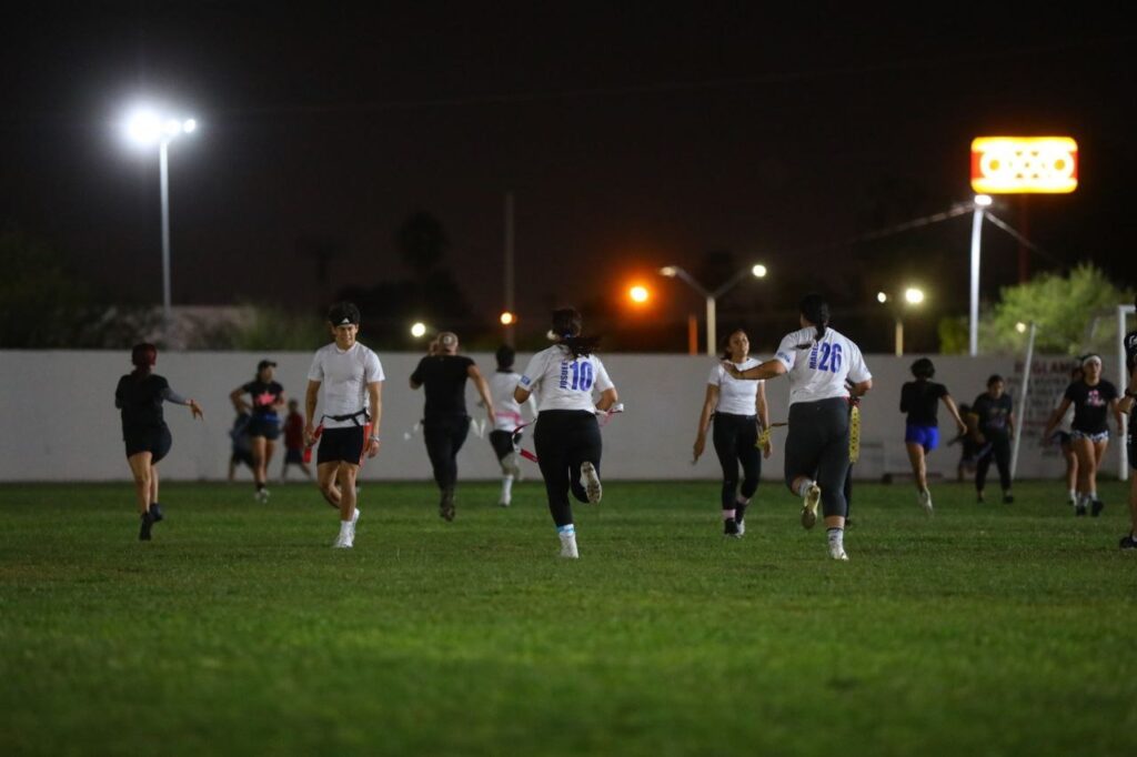 Participan jóvenes neolaredenses en Try Outs de tochito, buscan lugar en selectivo