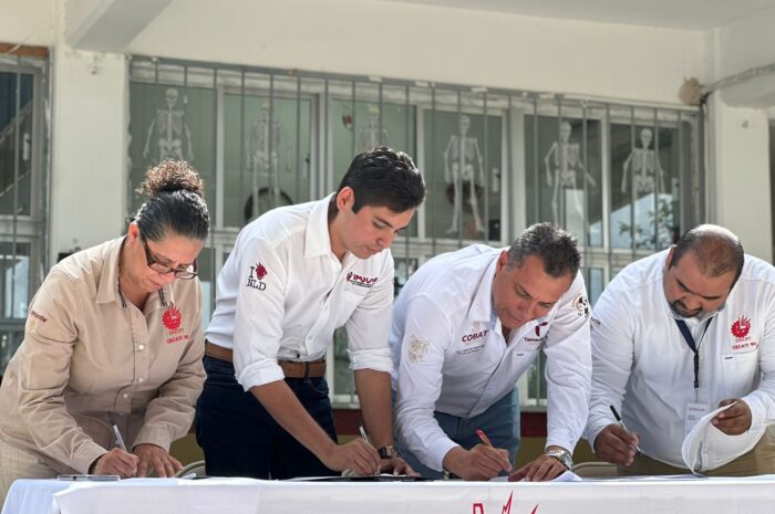 Impulsan IMJUVE y CECATI desarrollo de jóvenes neolaredenses con firma de convenio