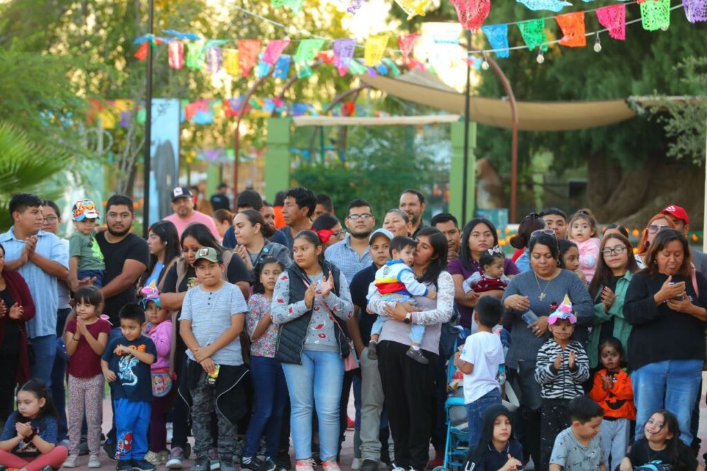 Acuden familias a evento “Recordando a Nuestros Ancestros” en el Zoológico de Nuevo Laredo