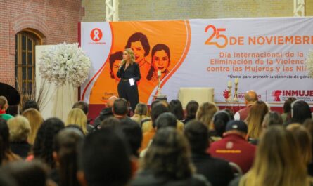 Imparte Pamela Cerdeira conferencia para concientizar sobre la violencia hacia las mujeres