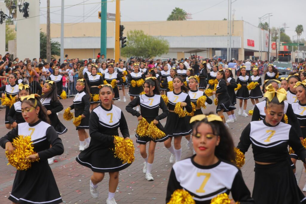 Nuevo Laredo se viste de fiesta con desfile del 113 Aniversario de la Revolución Mexicana