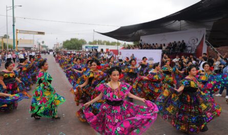 Nuevo Laredo se viste de fiesta con desfile del 113 Aniversario de la Revolución Mexicana