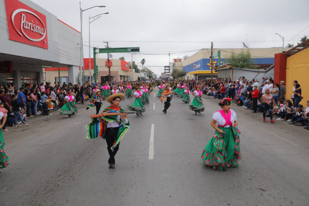 Nuevo Laredo se viste de fiesta con desfile del 113 Aniversario de la Revolución Mexicana