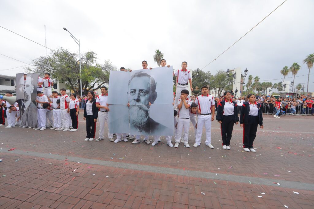 Nuevo Laredo se viste de fiesta con desfile del 113 Aniversario de la Revolución Mexicana