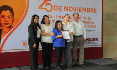 Logran 30 mujeres certificarse en nivel básico de educación