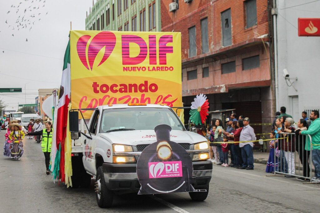 Destaca participación de adultos activos en desfile revolucionario