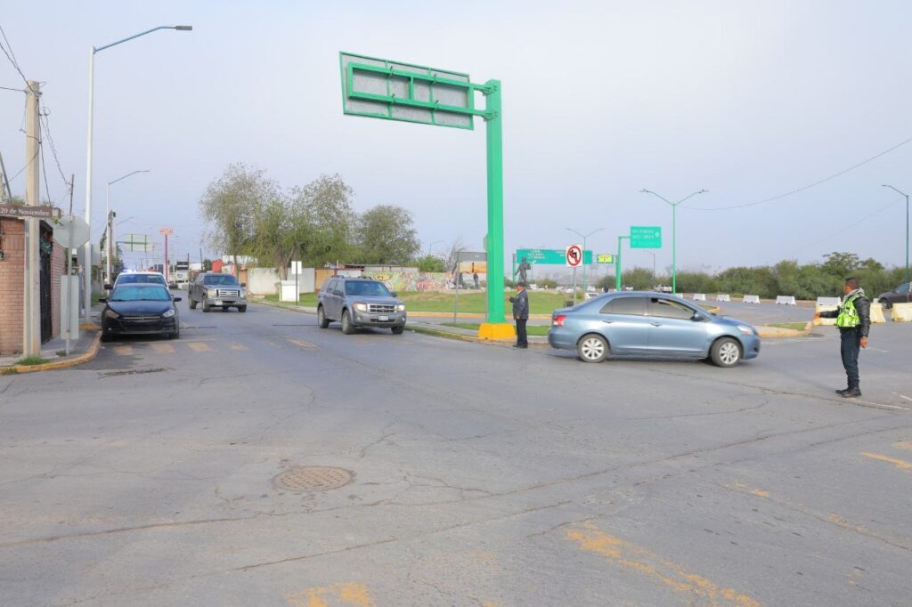 Implementa Nuevo Laredo carril de tránsito local por temporada decembrina