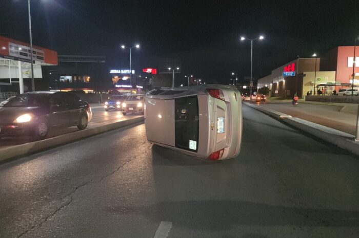 Tres heridos deja choque con volcadura en Ciudad Victoria