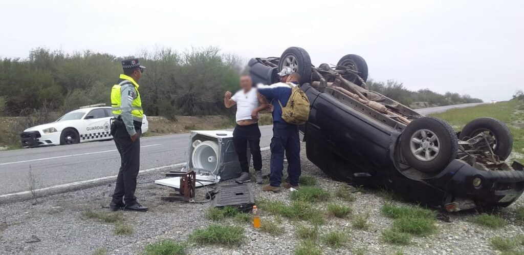 Conductor sale ileso de volcadura en la Victoria-Matamoros