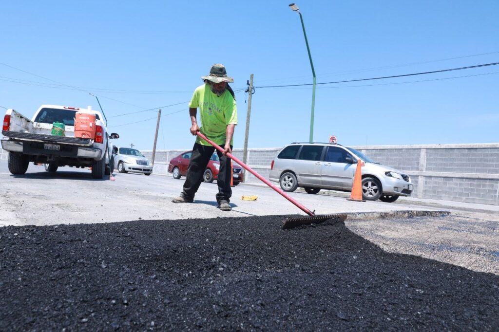 Atiende Servicios Públicos Primarios de Nuevo Laredo reportes de bacheo