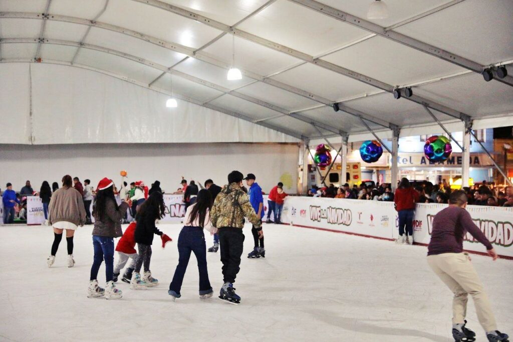 Invita Gobierno de Nuevo Laredo a disfrutar de pista de hielo