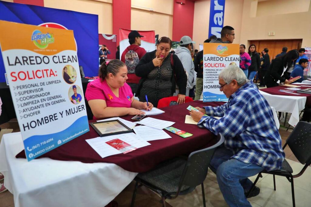 Ciudadanos encuentran trabajo a través de programas municipales de generación de empleo