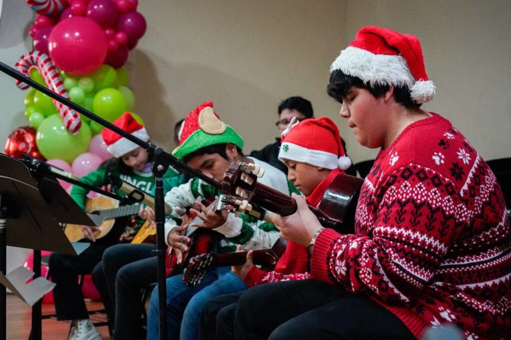 Resuena temporada navideña en escuela de musica del DIF Nuevo Laredo con festival de fin de cursos