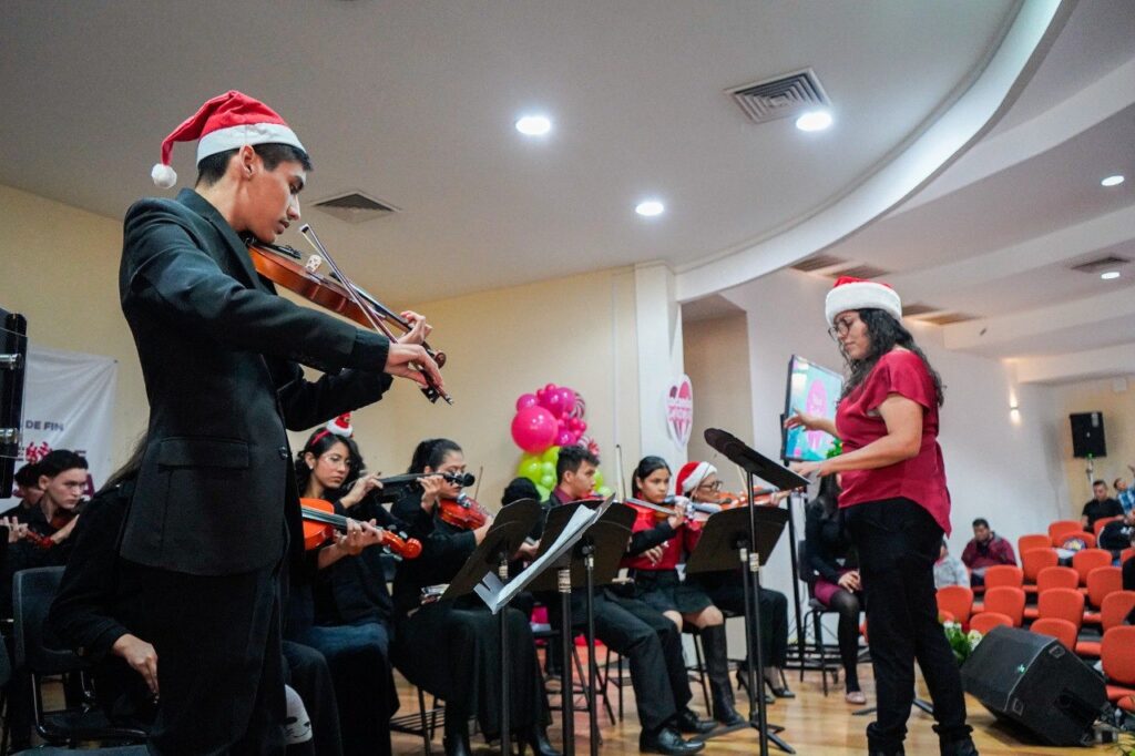 Resuena temporada navideña en escuela de musica del DIF Nuevo Laredo con festival de fin de cursos