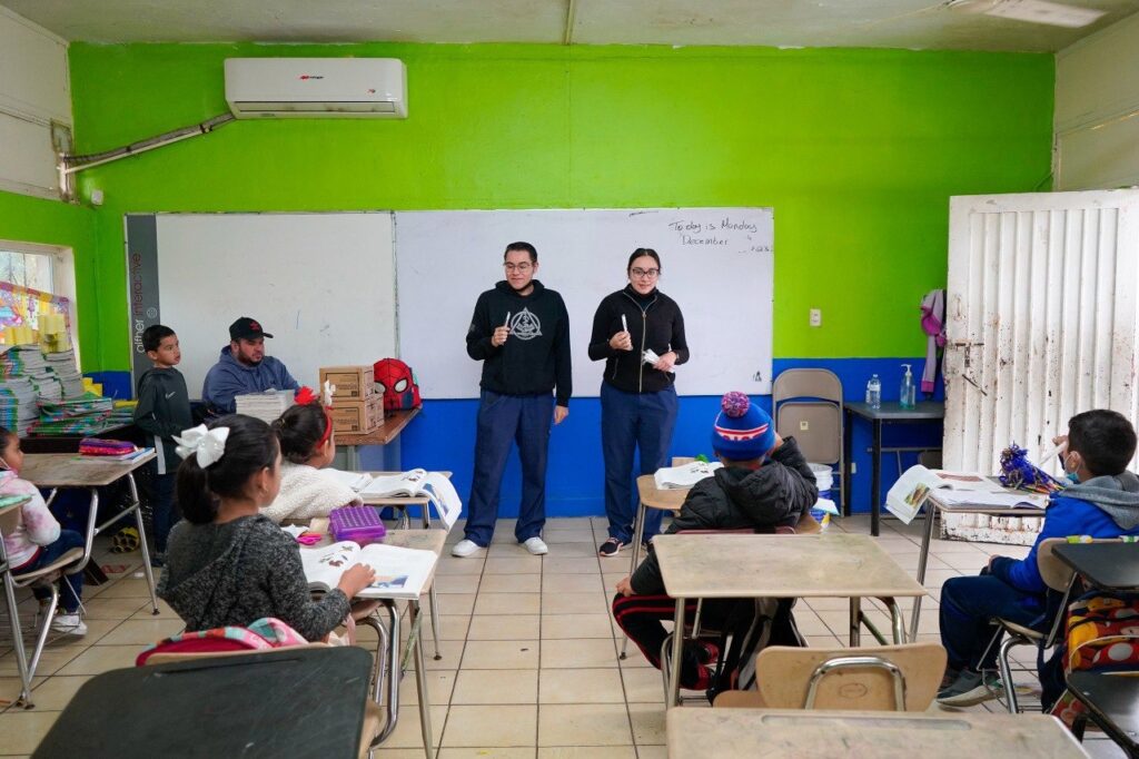 Realiza DIF Nuevo Laredo feria de los derechos en escuela primaria Coronela María de Jesús de la Rosa