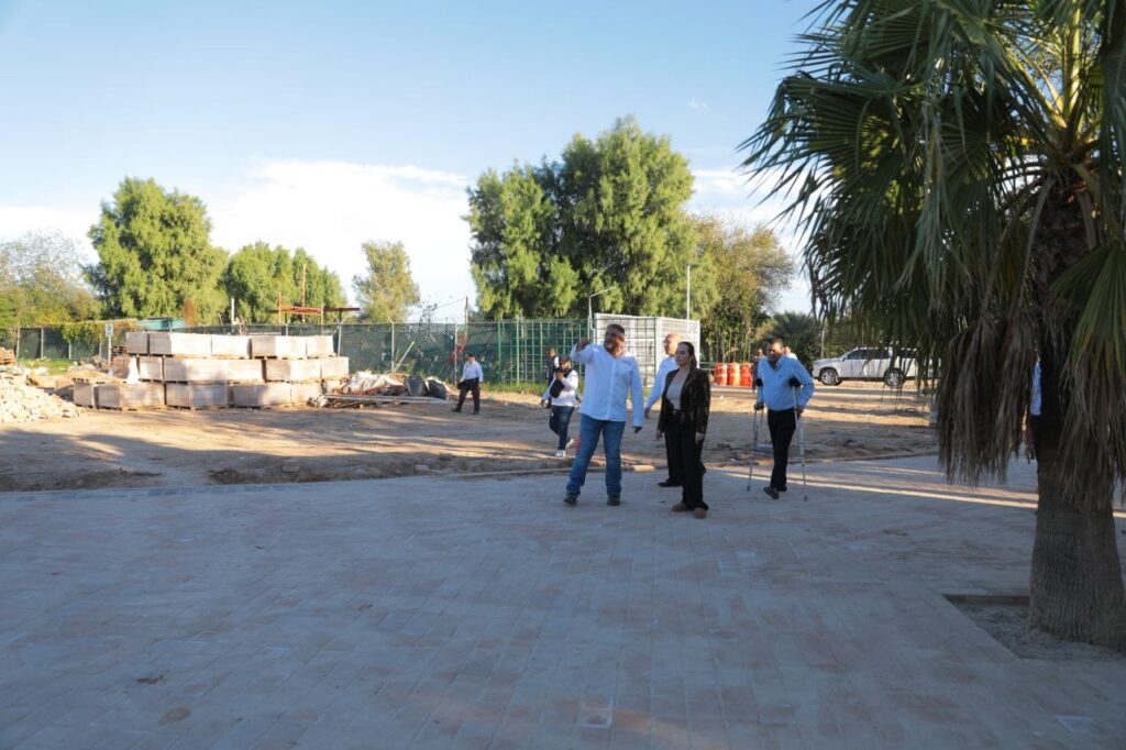 Avanza remodelación del Parque Viveros; inicia instalación de juegos y área acuática